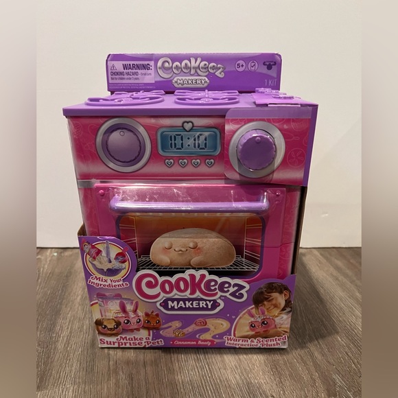 LAST ONE!Super Cool Cookeez Makery- Make a Surprise Pet- NWT - Picture 1 of 6